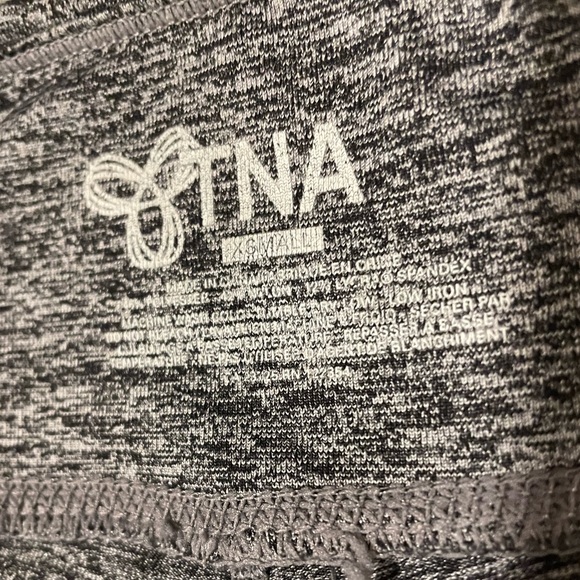 TNA xs charcoal leggings in great condition. - Picture 3 of 5